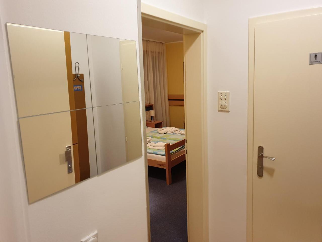 Spirit Hostel And Apartments Белград Экстерьер фото