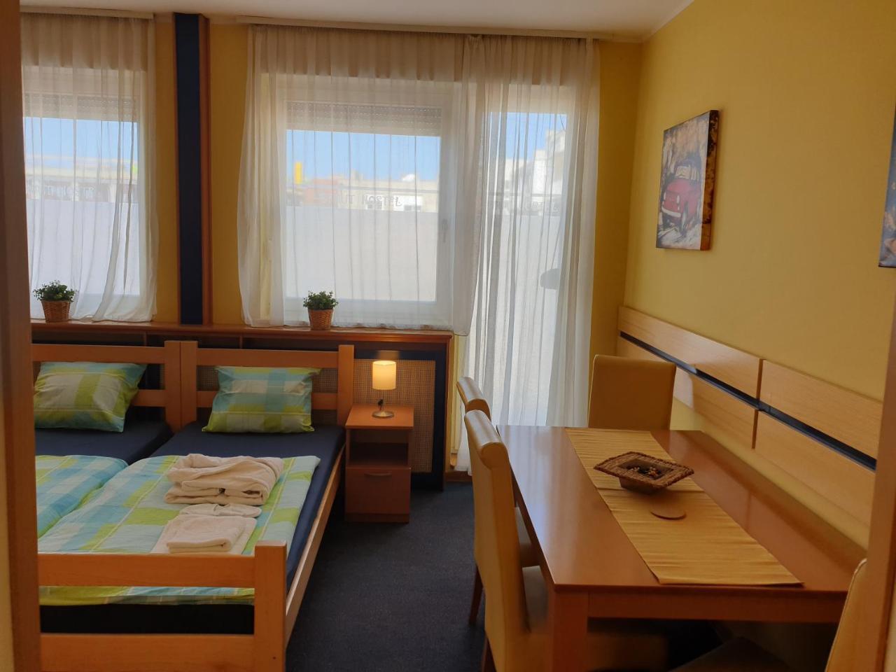 Spirit Hostel And Apartments Белград Экстерьер фото